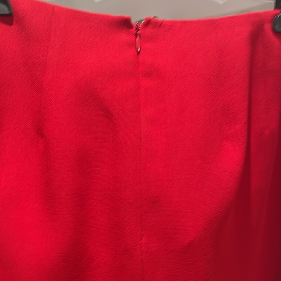 Red skirt - Picture 6 of 6